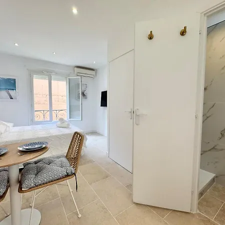 Le Cocon Mediterraneen Refait A Neuf, Climatise, A 300m Des Plages 公寓 昂蒂布